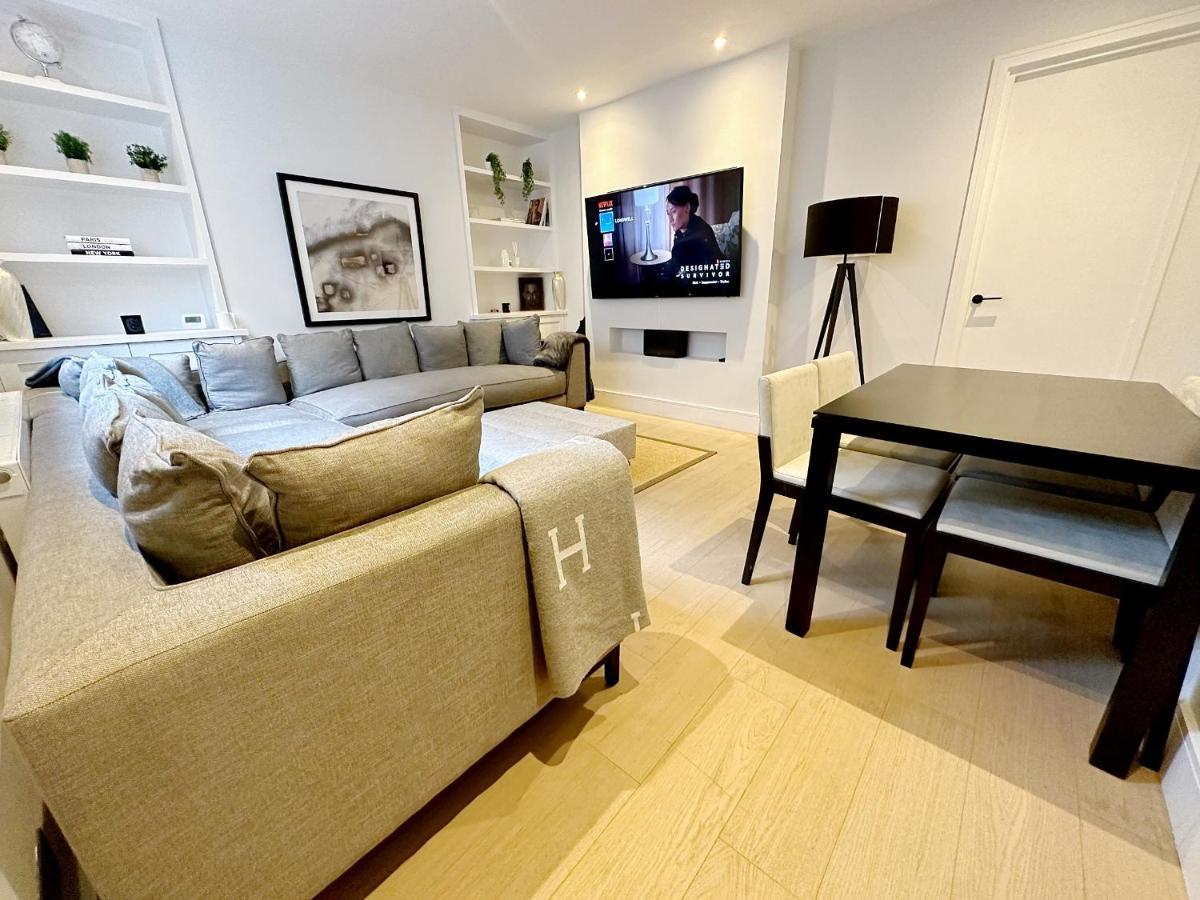 런던 Londwell, Luxe And Leaves, Chelsea Flat With Private Garden 아파트 외부 사진